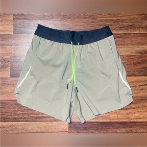 Nike Tan & Black Shorts, Adjustable Waist, size small, Double Lined